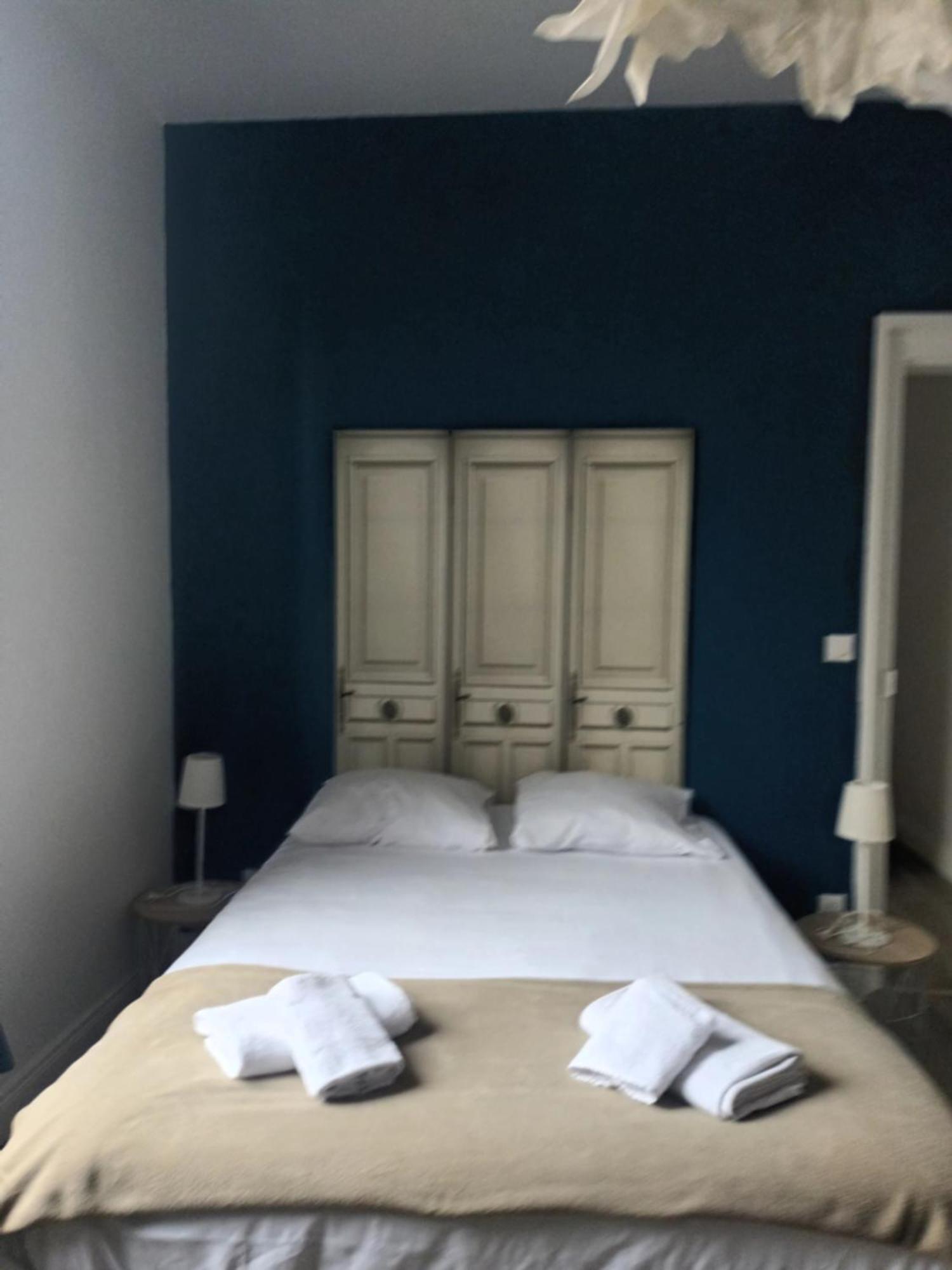 Suite Premium Le Figaro 1 Épernay Buitenkant foto